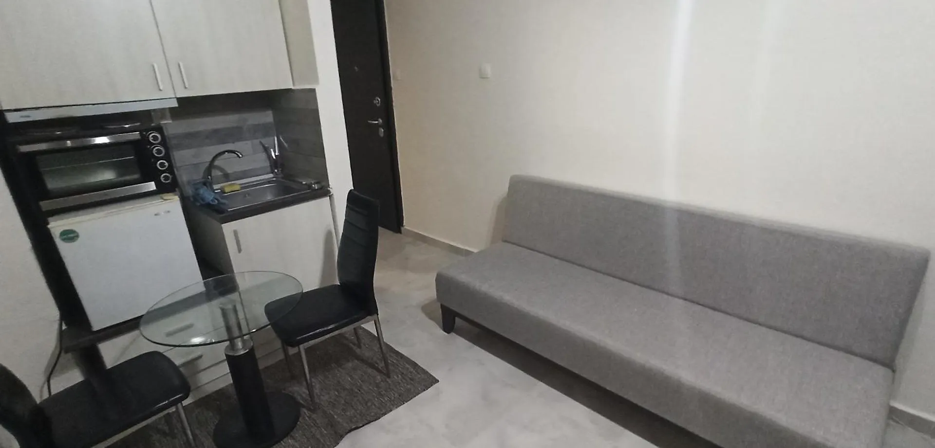 Beautiful 1-Bedroom Apartment Next To Center Salonic