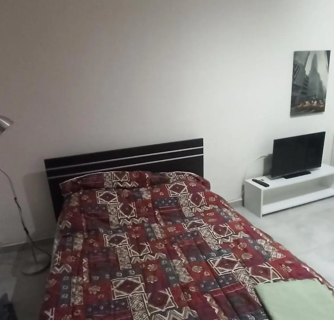 Beautiful 1-Bedroom Apartment Next To Center Salonic 0*,  Grecia