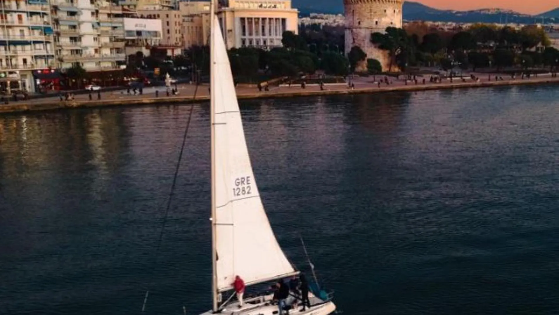 Beautiful 1-Bedroom Apartment Next To Center Salonic Grecia