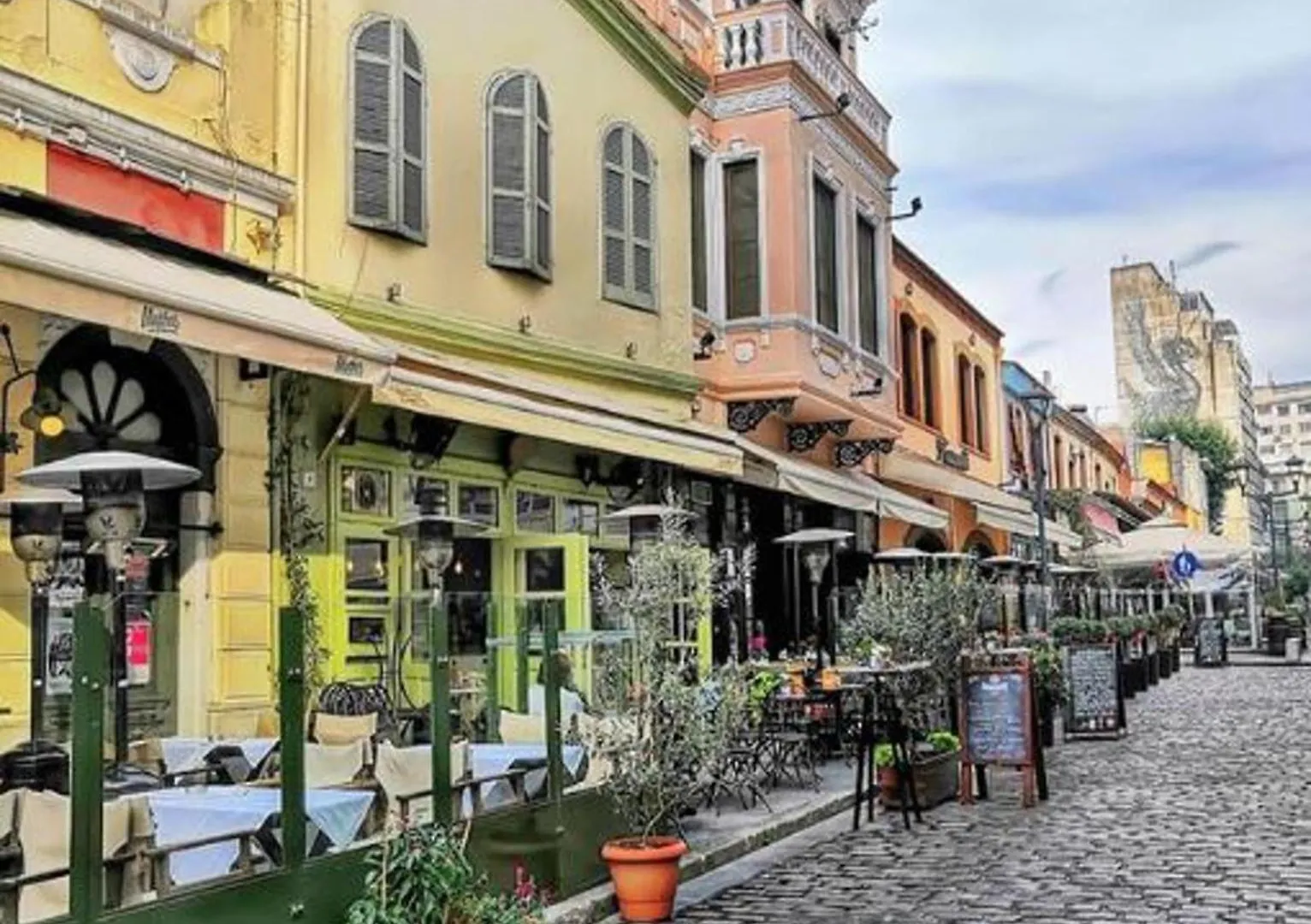Beautiful 1-Bedroom Apartment Next To Center Salonic Grecia